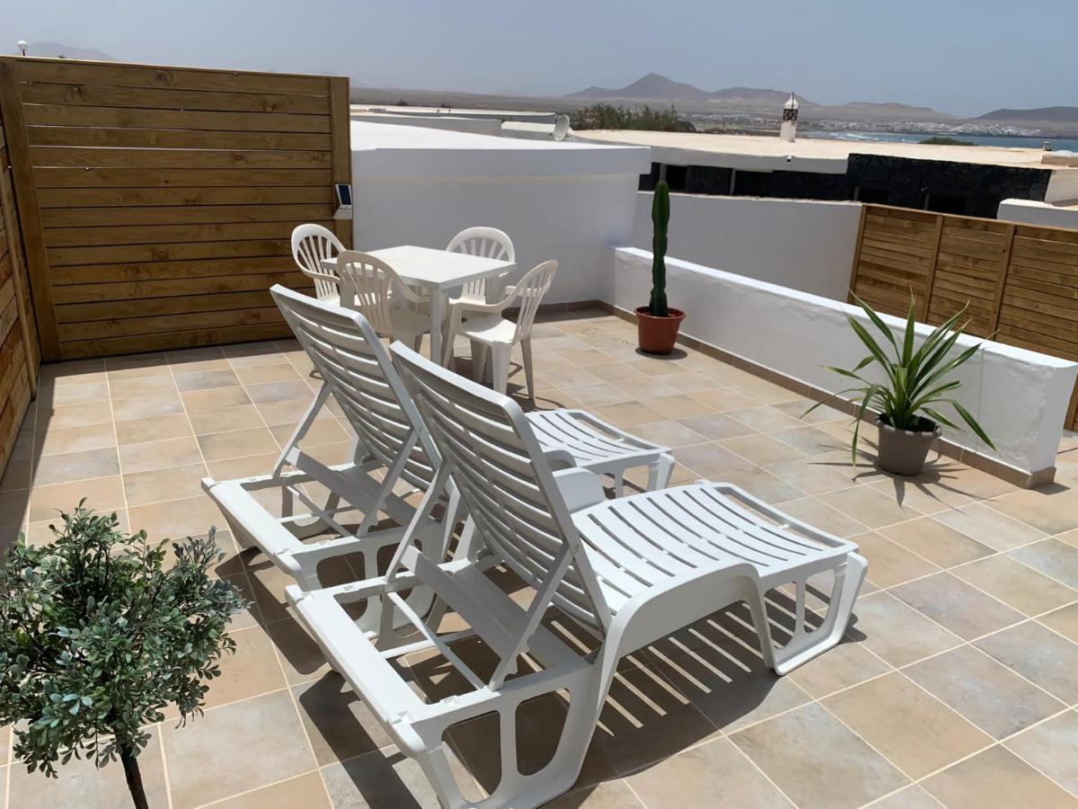 Apartment In Famara Beach Teguise  Exterior photo