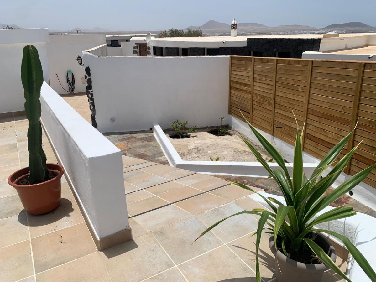 Apartment In Famara Beach Teguise  Exterior photo